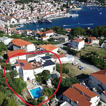 Fio's Hvar Town