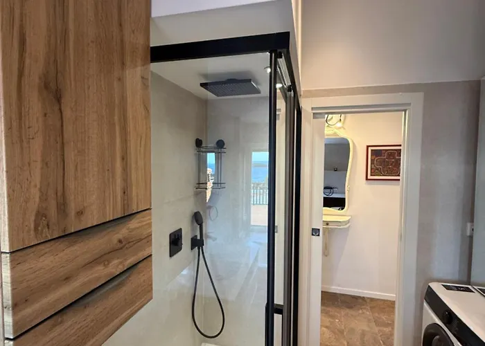 Fio's Gasthof Hvar Town